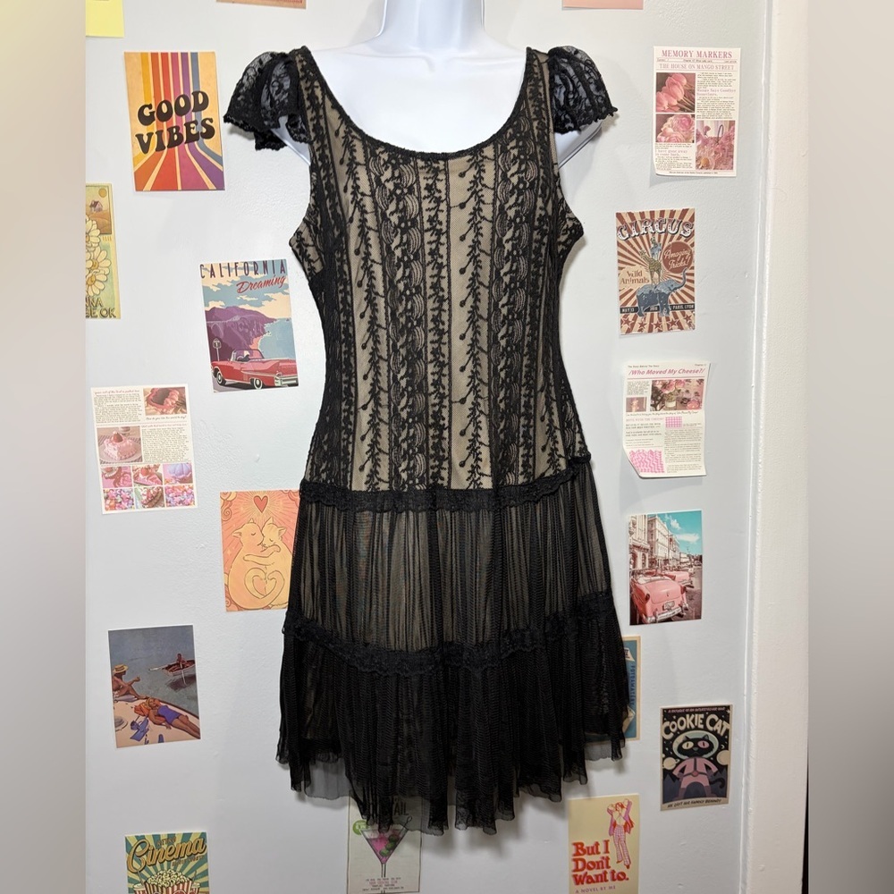 Pinky Black Lace Tiered Mesh Midi Dress